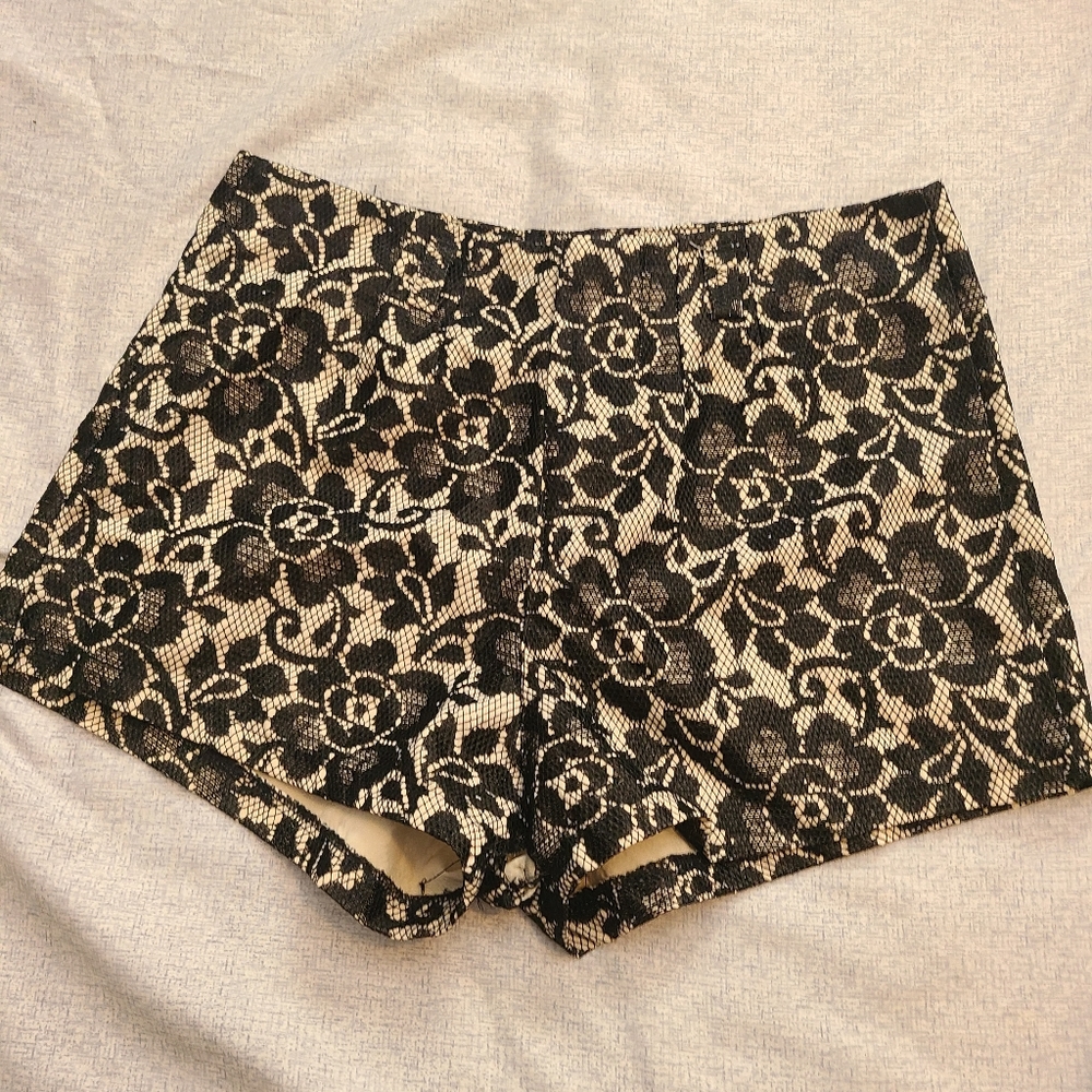 Faux lace short